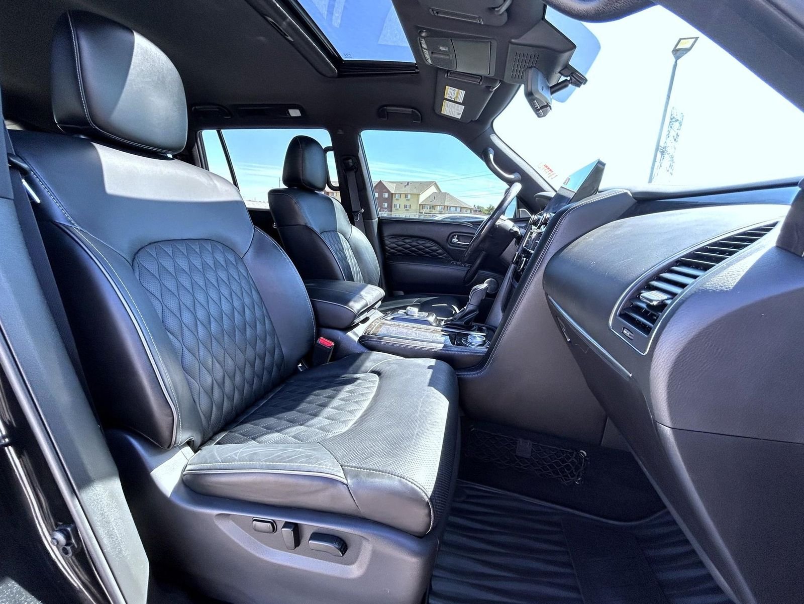 Used 2024 Black INFINITI Sensory image 16