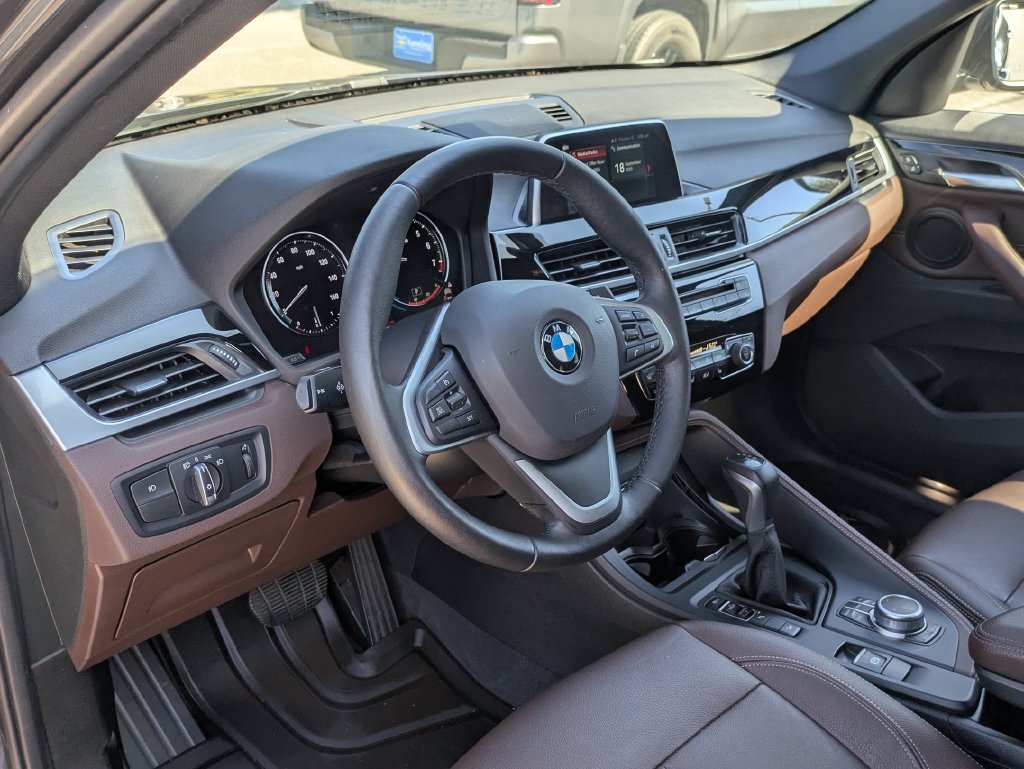 Used 2018 Gray BMW xDrive28i image 28