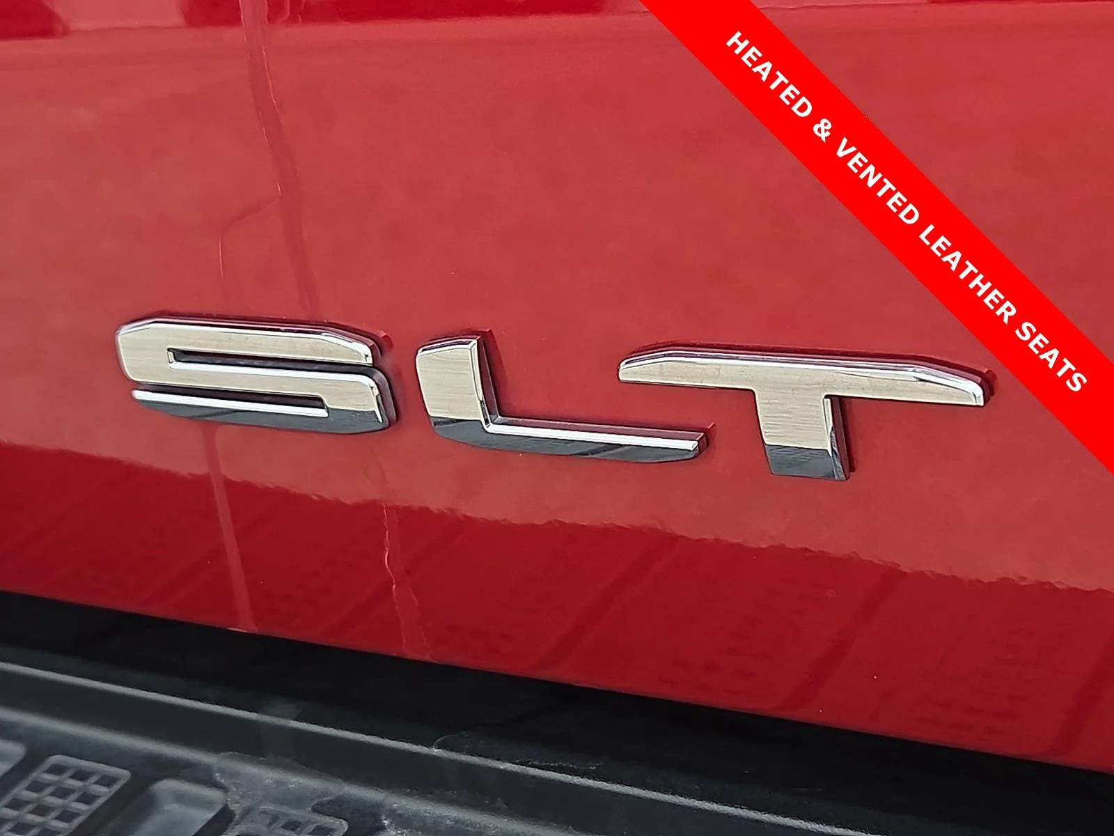 Used 2023 Volcanic Red Tintcoat GMC SLT image 8
