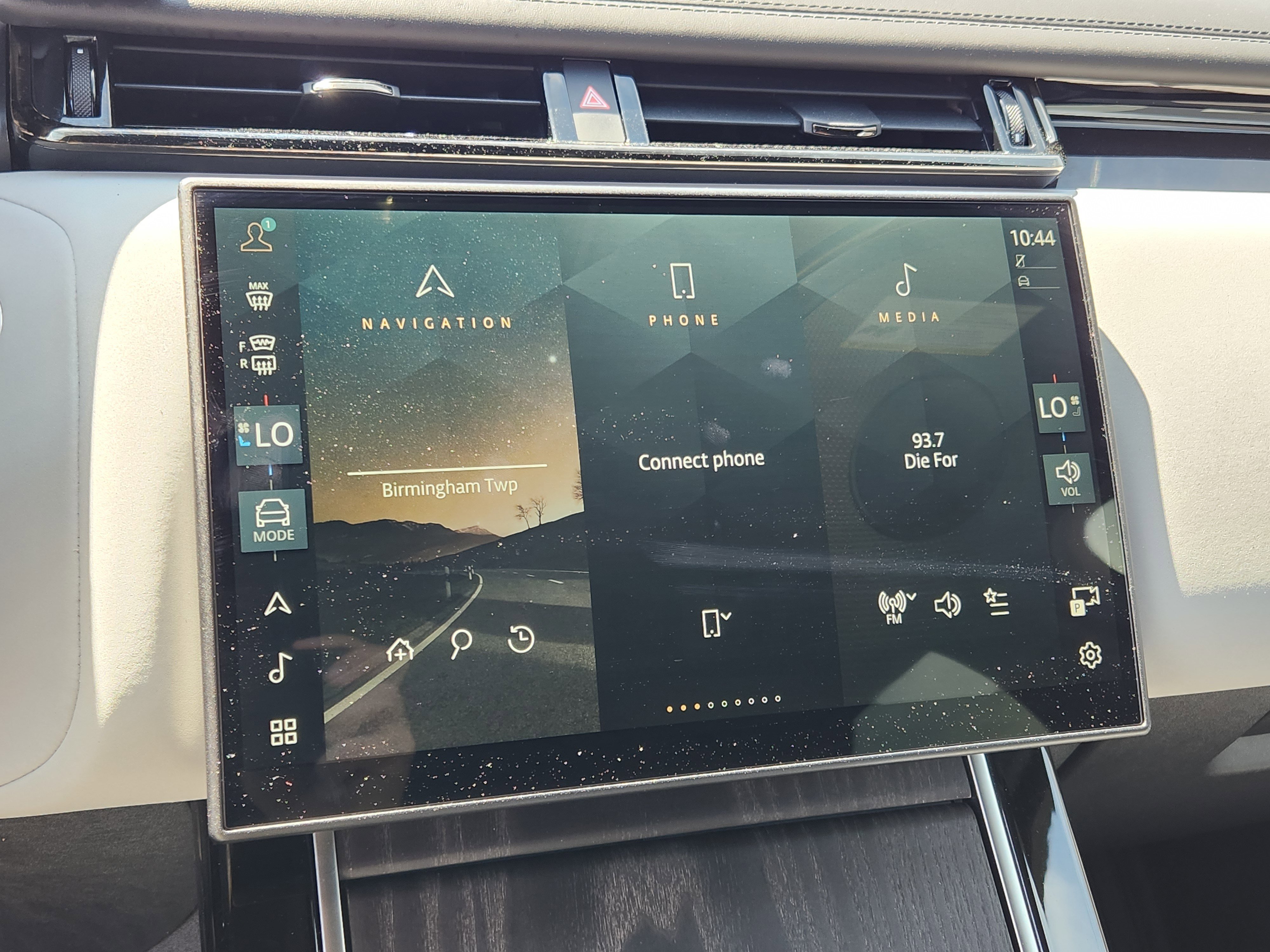 Certified Used 2026 Fuji White Land Rover Dynamic SE image 20