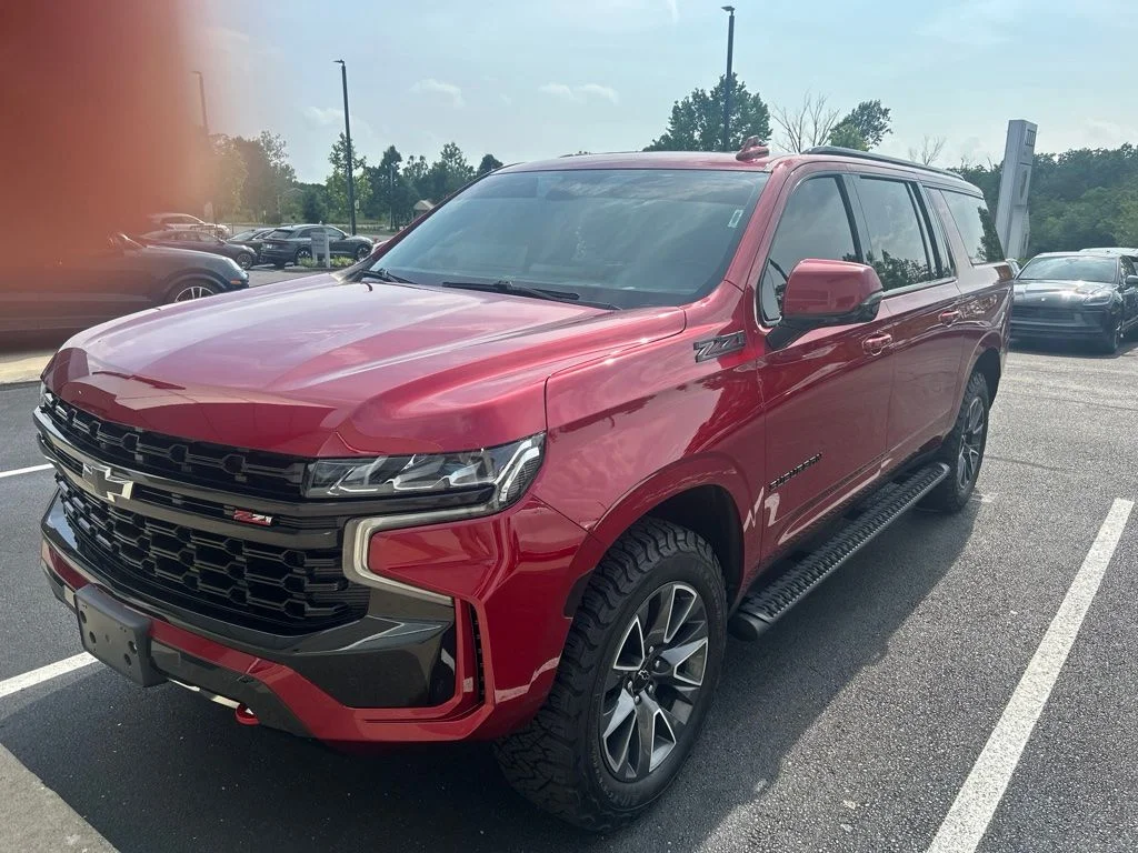 Used 2023 Red Chevrolet Z71 image 1