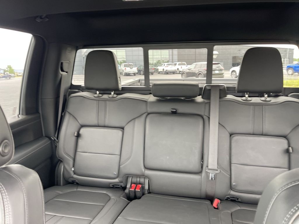 Used 2023 Black Chevrolet High Country image 22