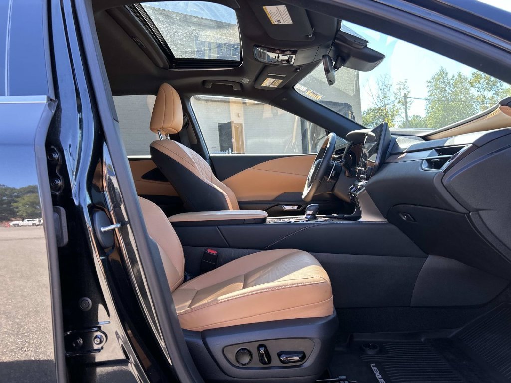 Used 2023 Black Lexus 350 Premium image 17
