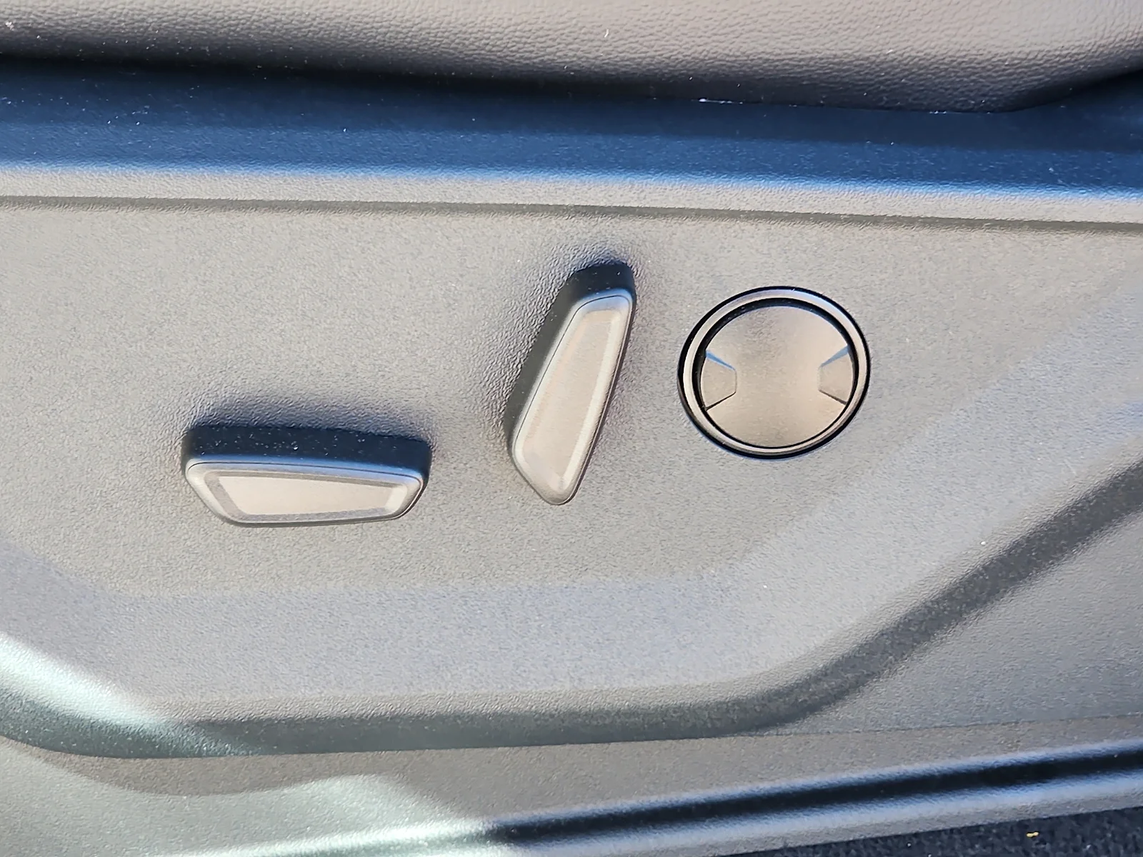 New 2026 Oxford White Ford Lariat image 16