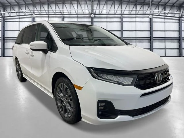 New 2026 Platinum White Pearl Honda Touring image 9