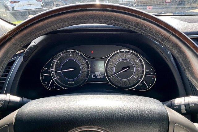 Used 2014 White INFINITI  image 19