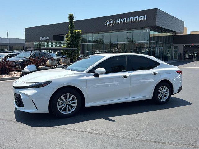2025 Toyota Camry Hybrid LE