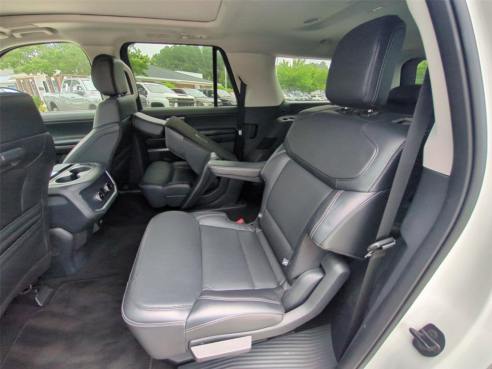 Used 2025 Star White Metallic Tri-Coat Ford Platinum image 34