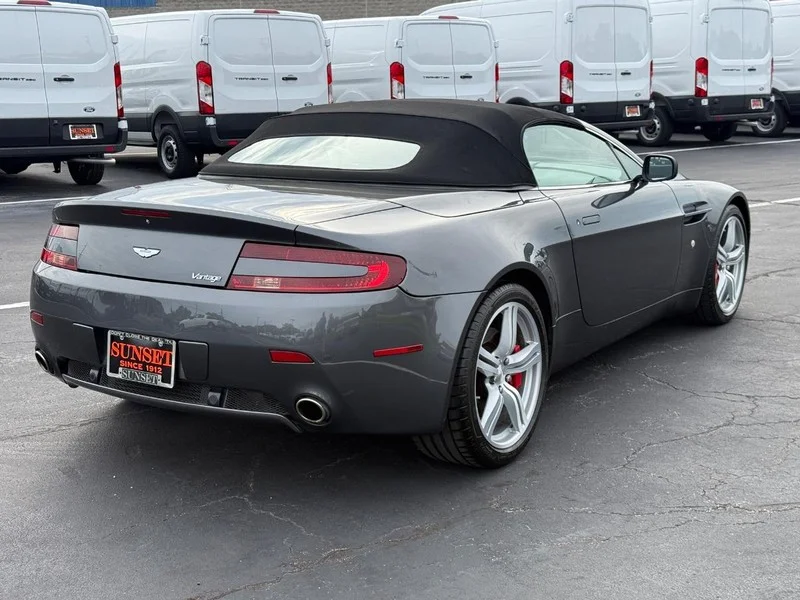 Used 2008 Silver Aston Martin Base image 3