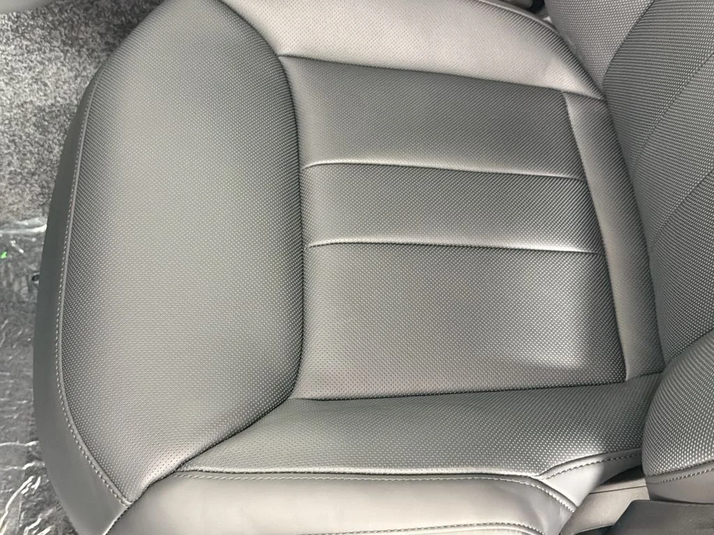 New 2026 Santorini Black Land Rover SE LWB 7-Seats / V8 image 20