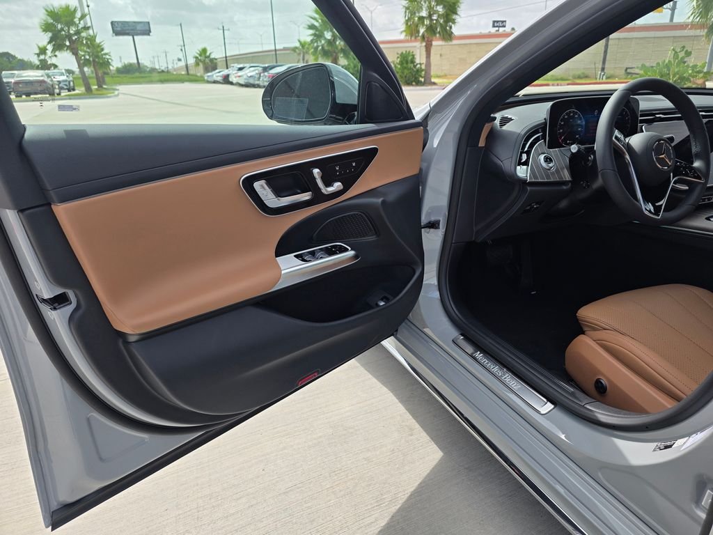New 2026 MANUFAKTUR Alpine Grey Mercedes-Benz E 350 image 10