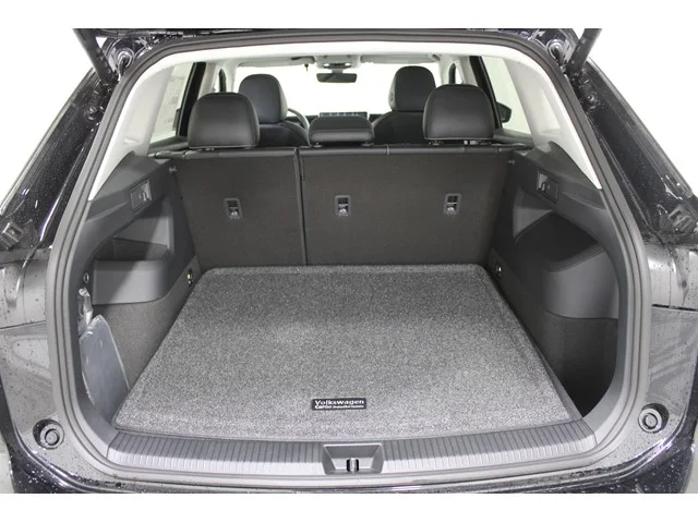 New 2026 Deep Black Pearl Volkswagen 2.0T SE image 21
