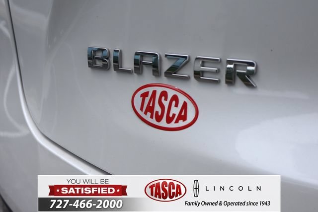 Used 2024 Iridescent Pearl Tricoat Chevrolet Premier image 7