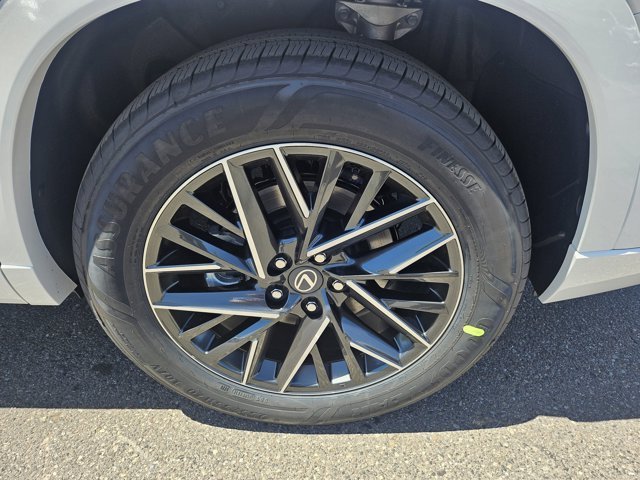 New 2026 Wind Chill Pearl Lexus PREMIUM AWD image 24