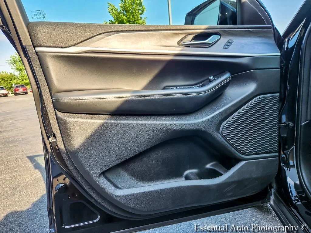 Used 2023 Black Jeep Limited image 16