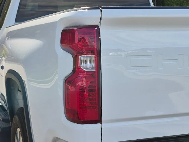 Used 2023 White Chevrolet Custom image 21