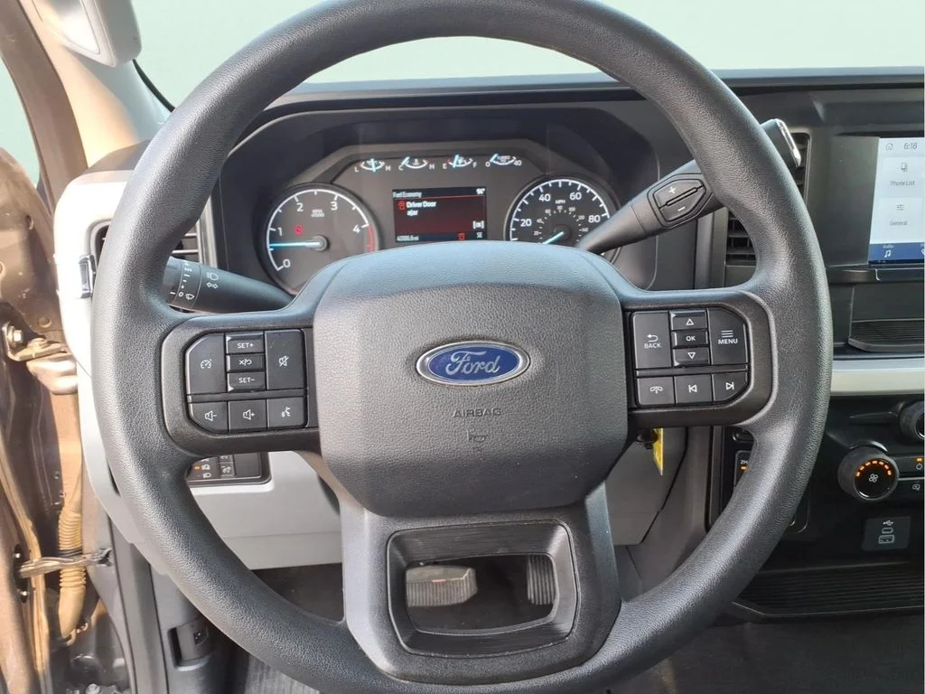 Used 2025 Gray Ford XLT image 23