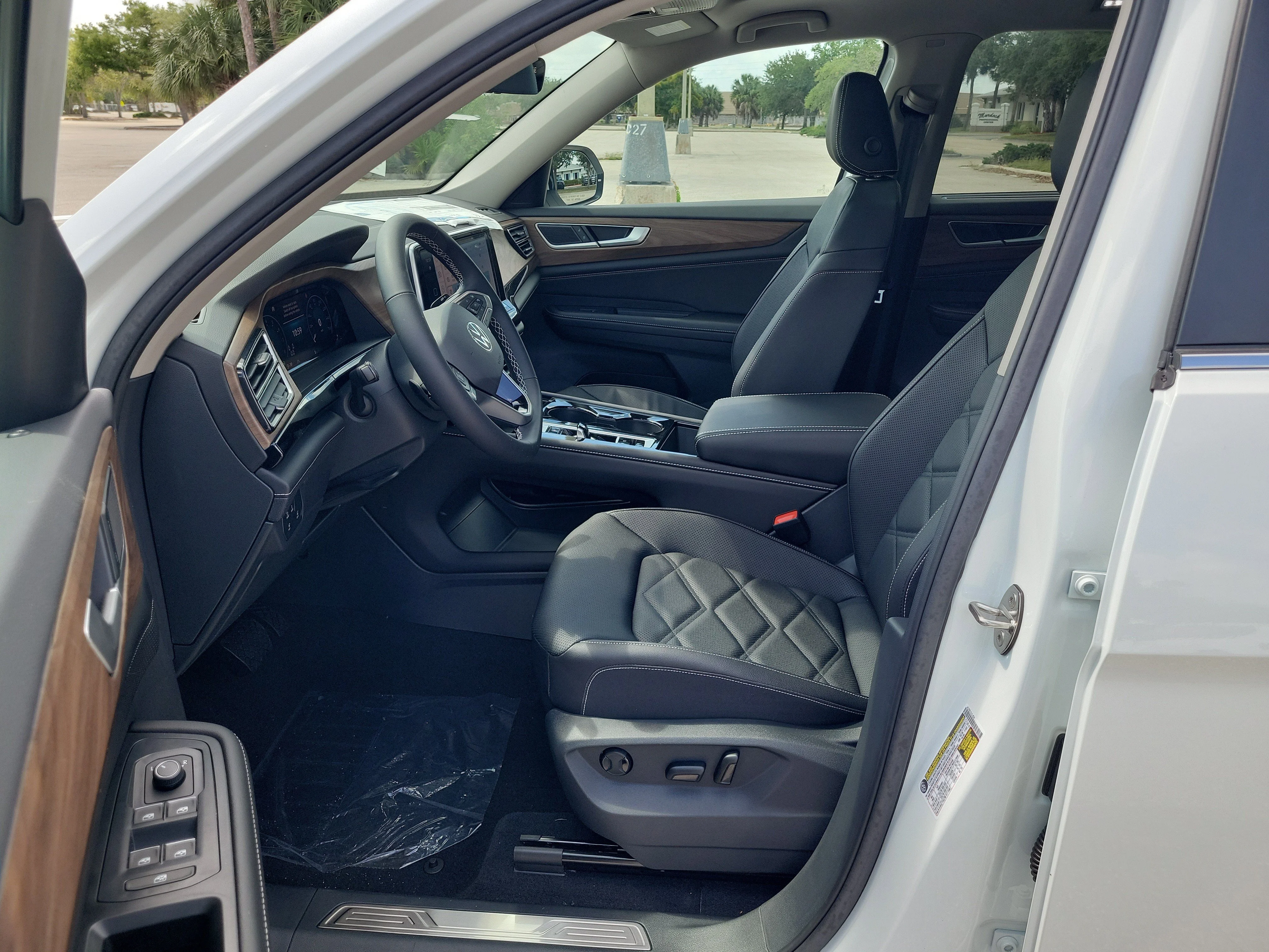 New 2026 White Volkswagen SE w/Technology image 13