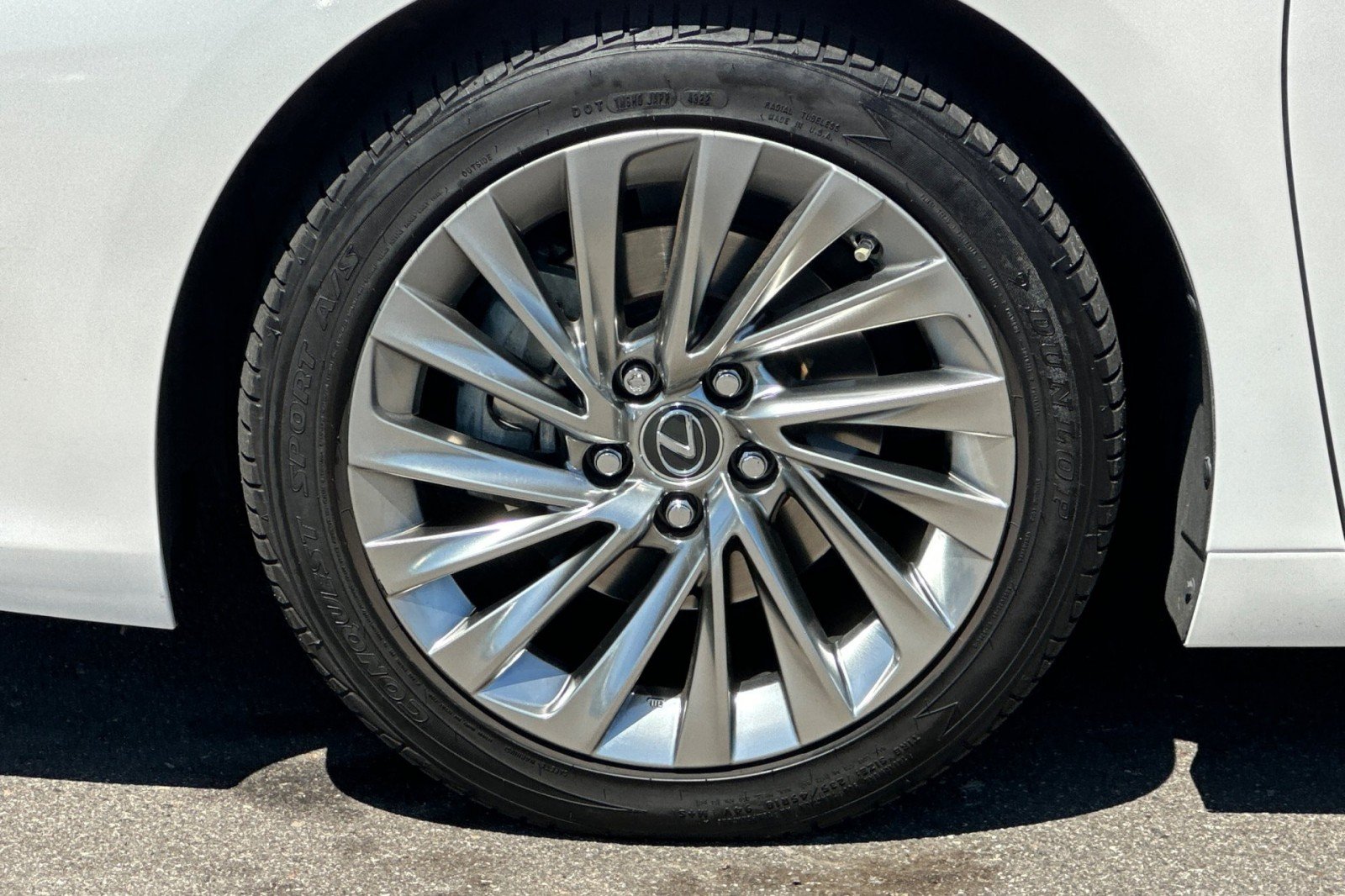 Used 2019 WHITE Lexus ES 300h image 26