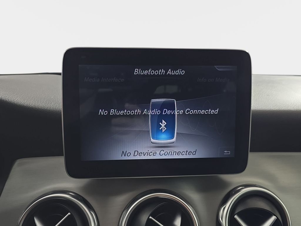 Used 2018 Gray Metallic Mercedes-Benz GLA 250 image 24