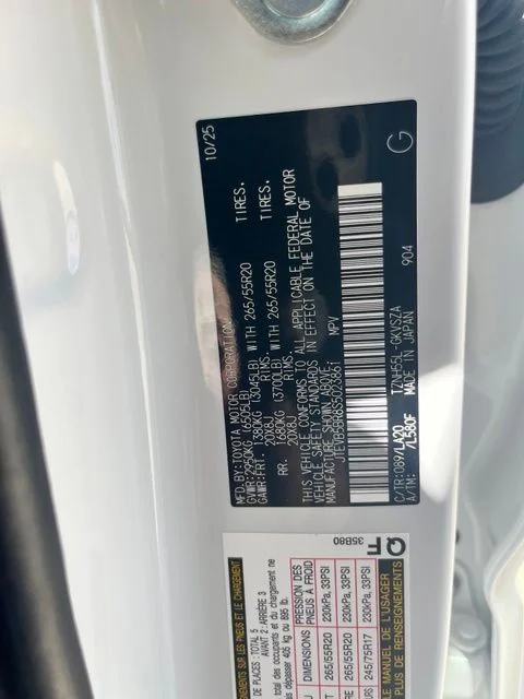 Used 2025  Toyota Limited image 15
