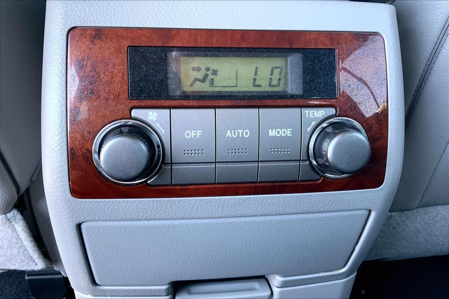 Used 2013 Blizzard Pearl Toyota Limited image 36
