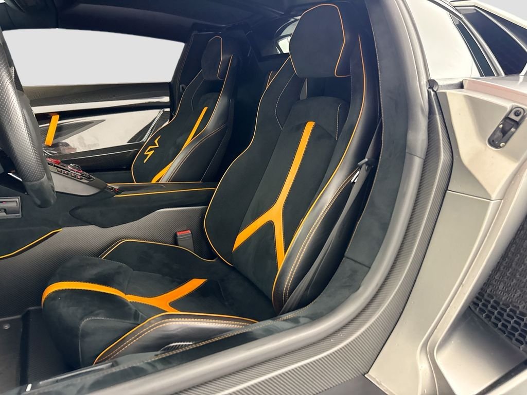 Used 2017  Lamborghini  image 22