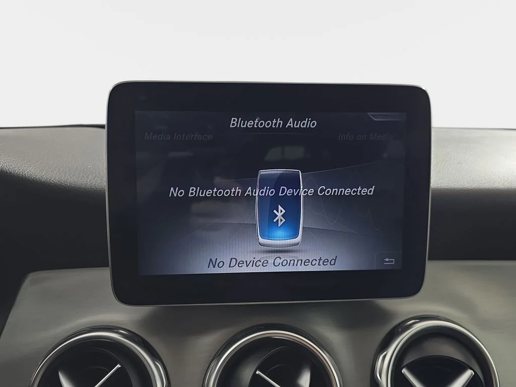 Used 2018 Gray Metallic Mercedes-Benz GLA 250 image 24