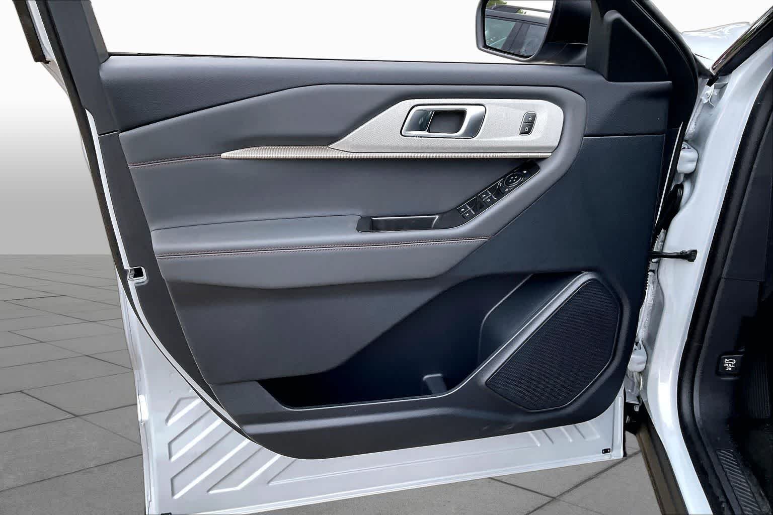 New 2026 Space White Metallic Ford Active image 10