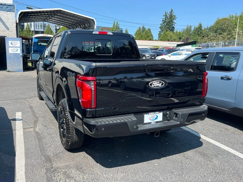 New 2026 Agate Black Metallic Ford XLT image 8