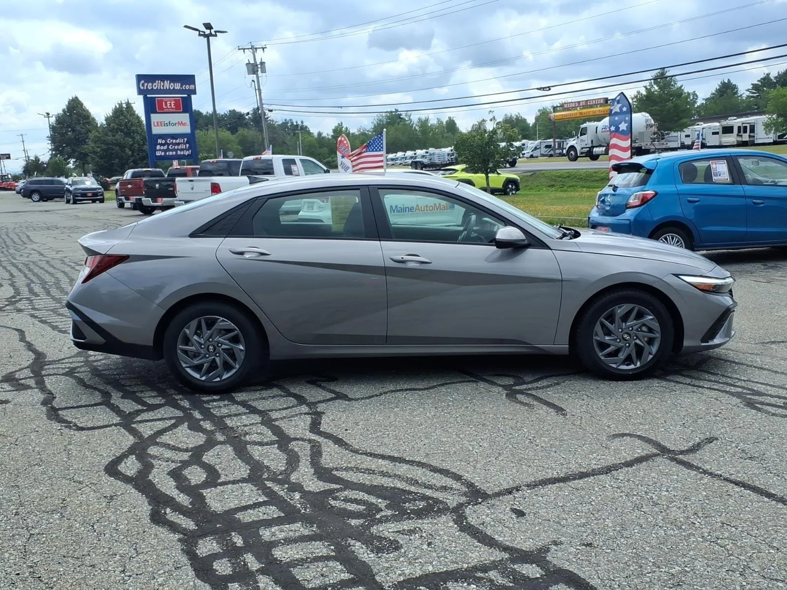 Used 2024 Fluid Metal Hyundai SEL image 4