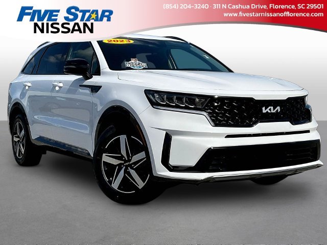 Used 2023 White Kia S image 1