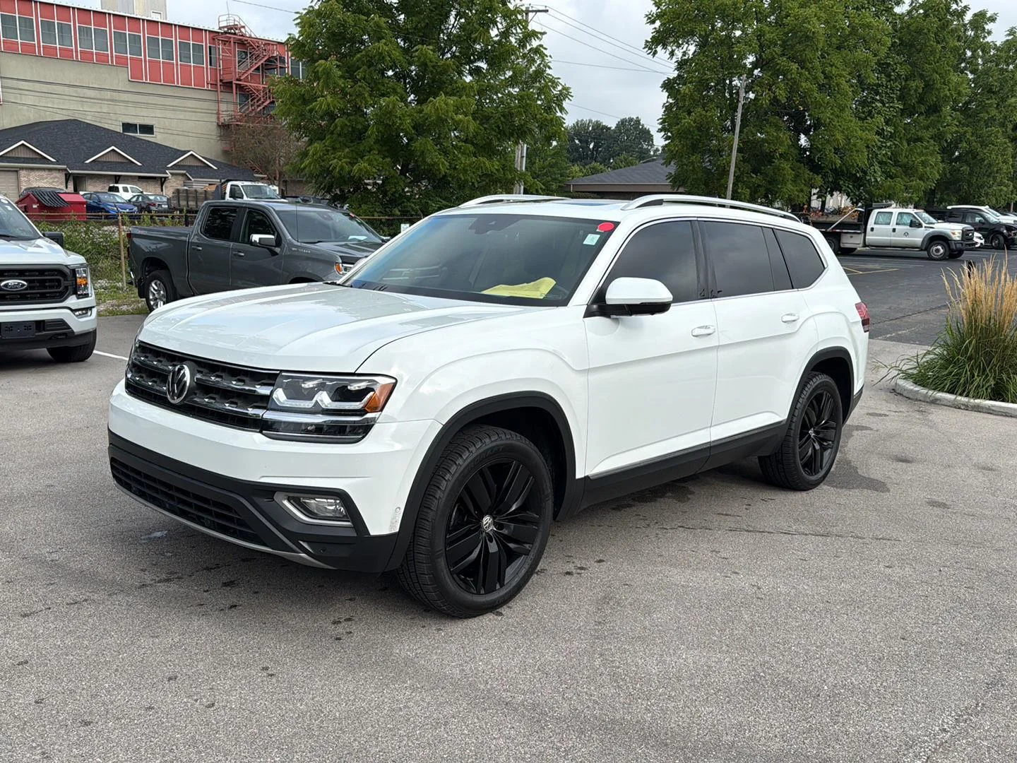 Used 2018 Pure White Volkswagen 3.6L V6 SEL Premium image 7