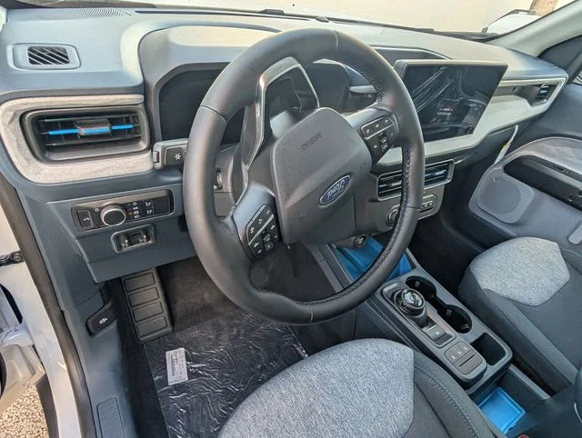 New 2025 Oxford White Ford XLT image 9