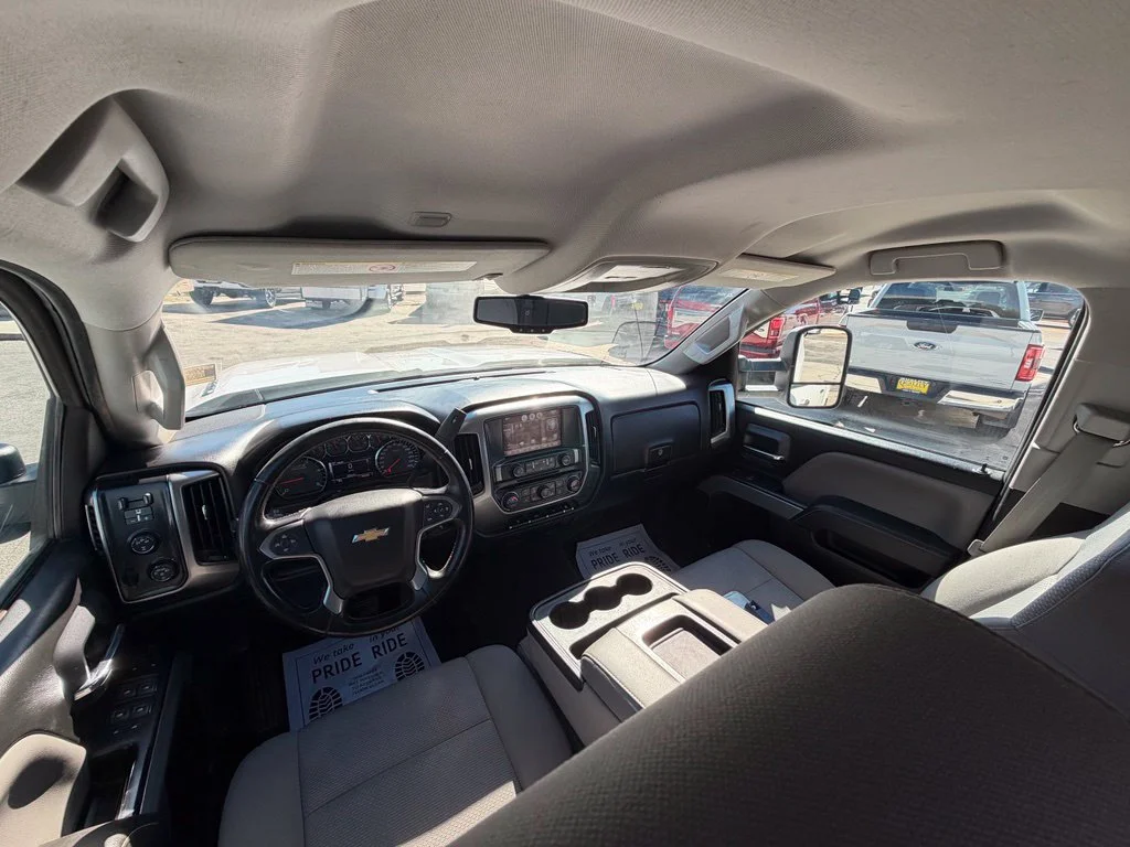 Used 2015 White Chevrolet LT image 21