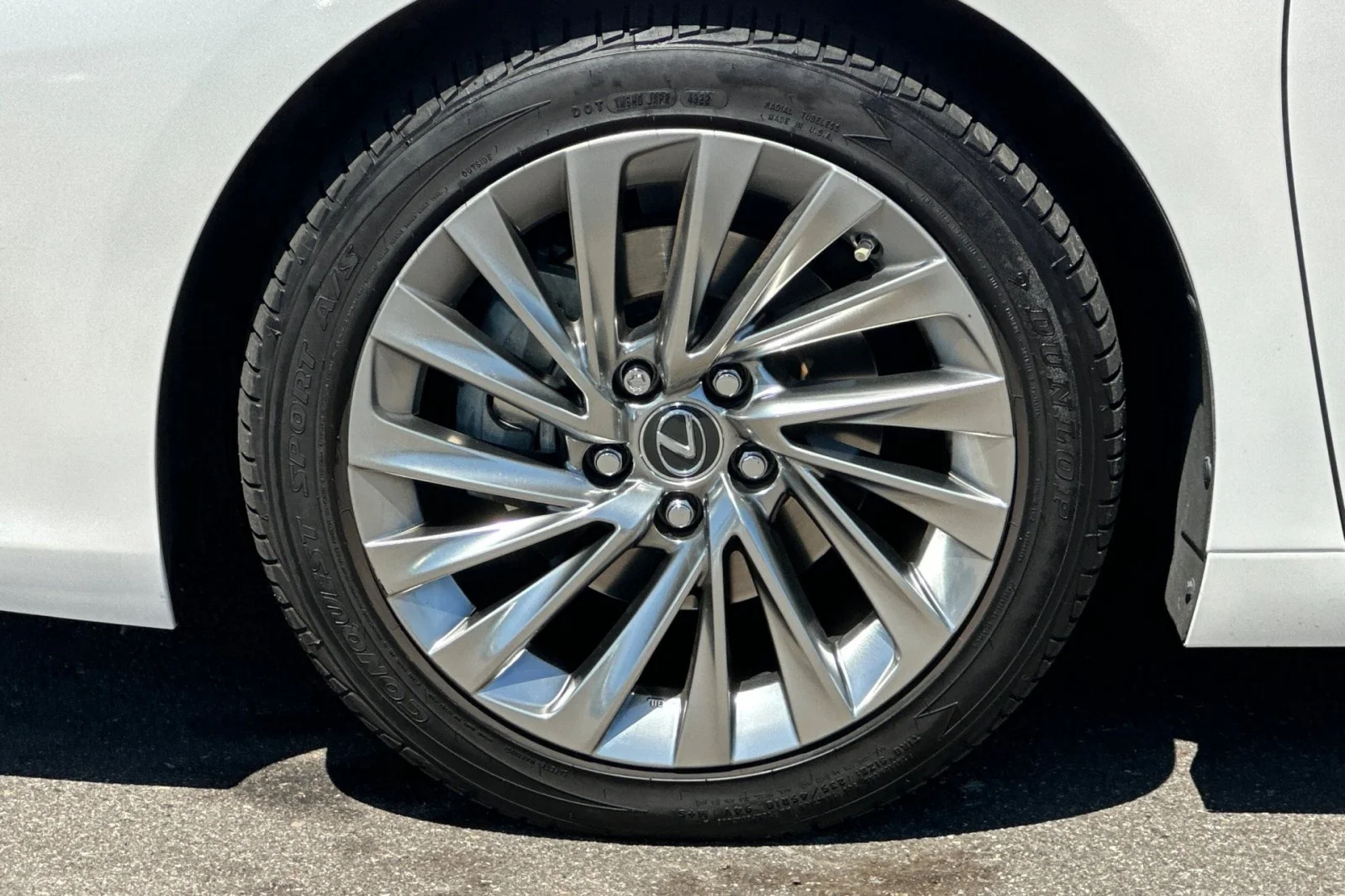 Used 2019 WHITE Lexus ES 300h image 26