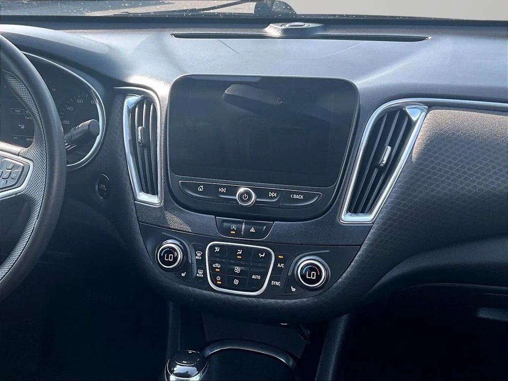 Used 2020 Blue Chevrolet LT image 7