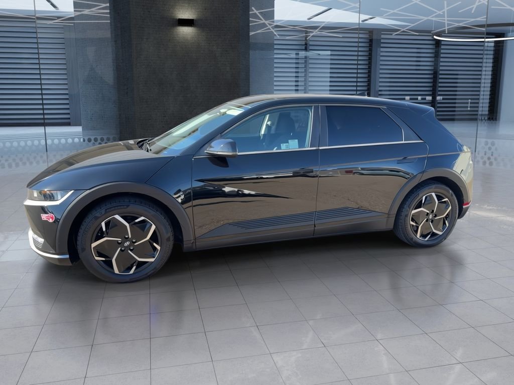Used 2024 Black Hyundai SEL image 5