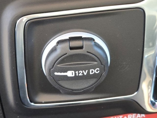 Used 2025 Bright White Clearcoat Jeep Rubicon image 11