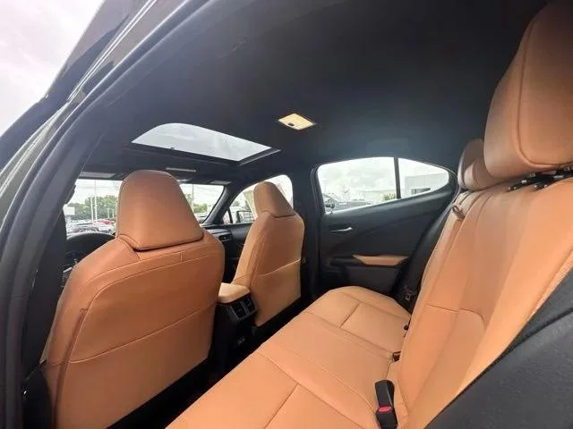New 2026 Nori Green Pearl Lexus 300h Premium image 35