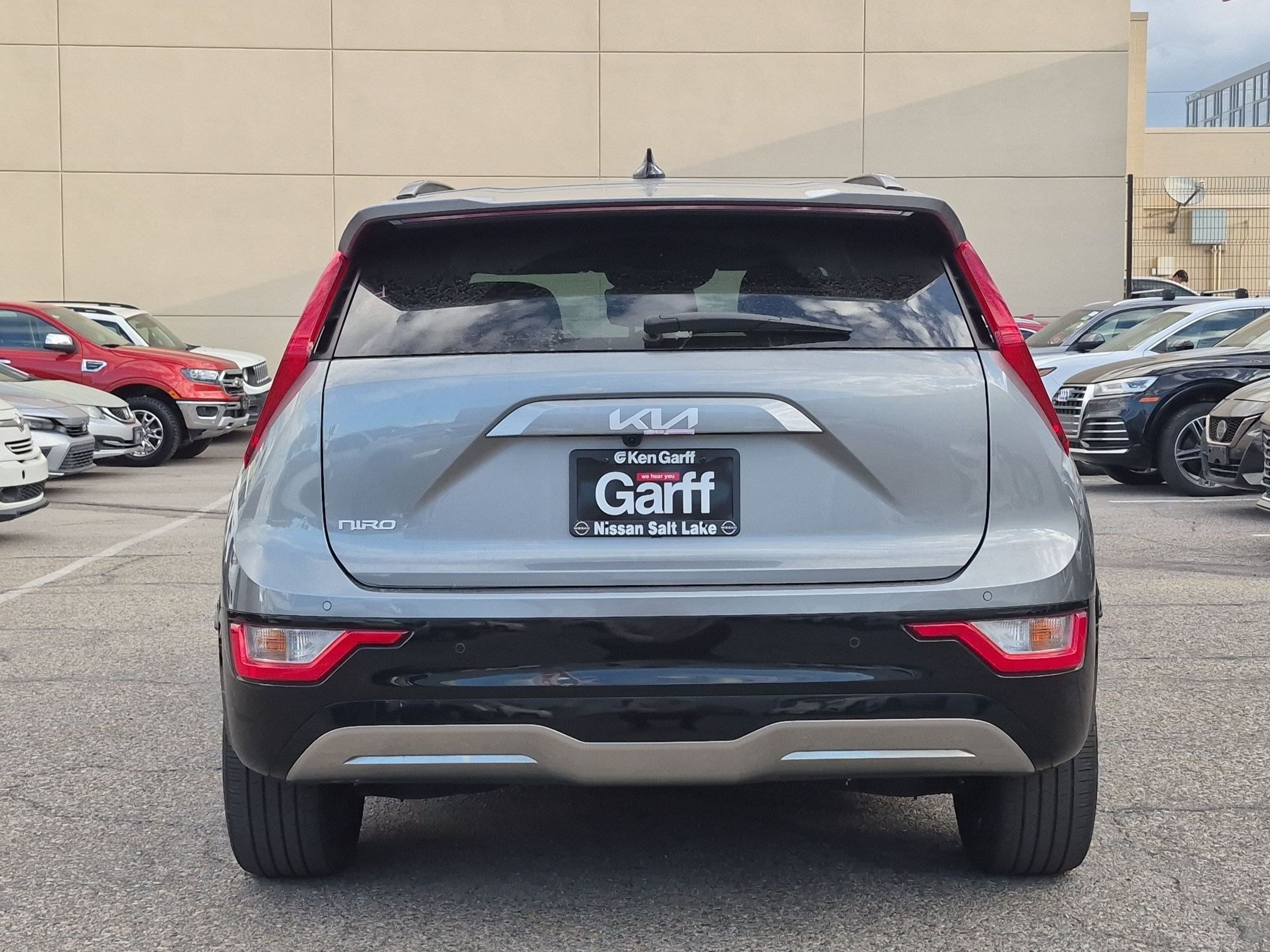 Ken Garff Cert 2024 Steel Gray Kia Wind image 4
