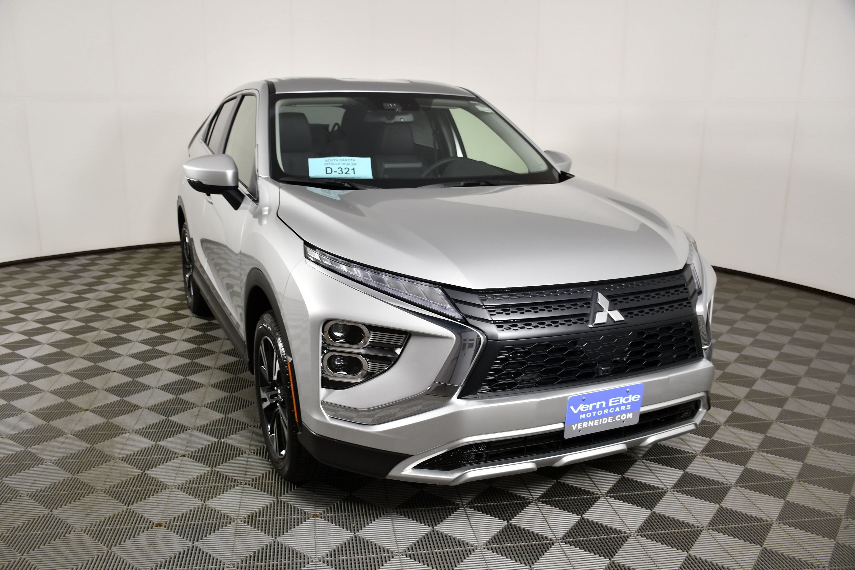 New 2026 Alloy Silver Metallic Mitsubishi SE 1.5T S-AWC image 3