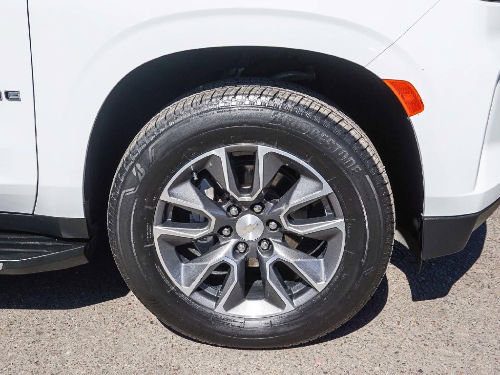 Used 2023 White Chevrolet LT image 9
