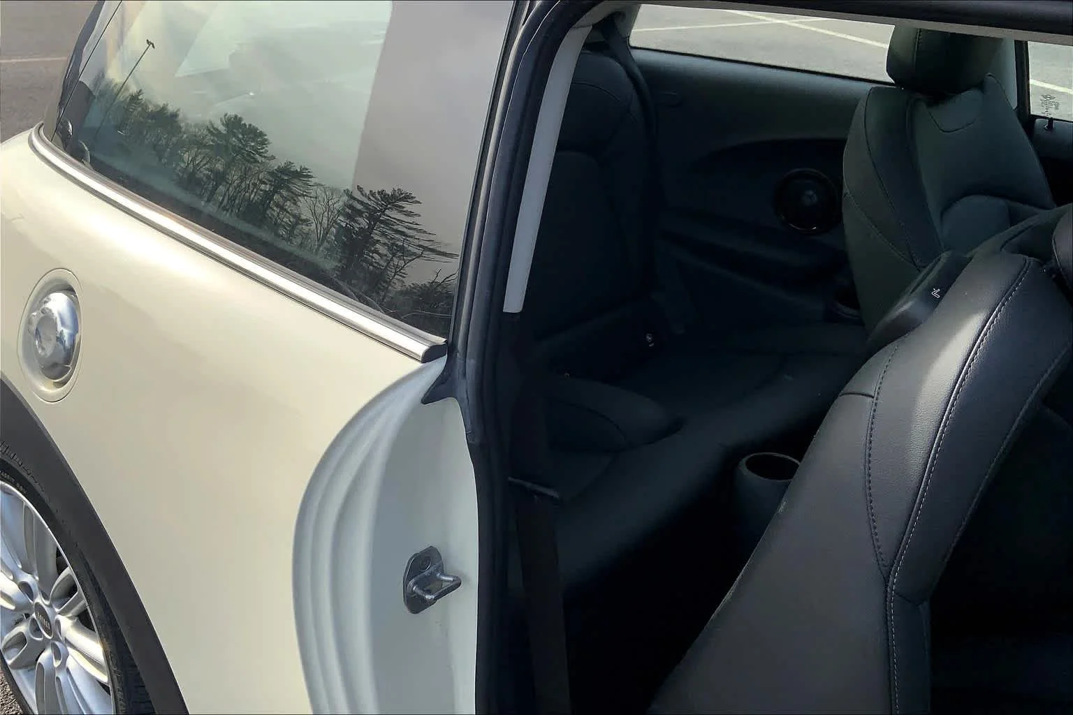 Used 2019 Pepper White MINI Cooper S image 19