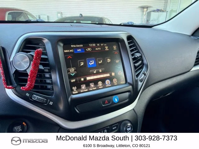 Used 2016 White Jeep Trailhawk image 6