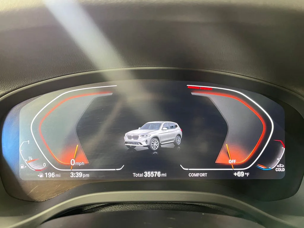 Used 2024 Gray BMW xDrive30i image 2
