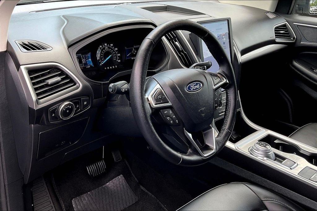 Used 2024 Gray Ford SEL image 21