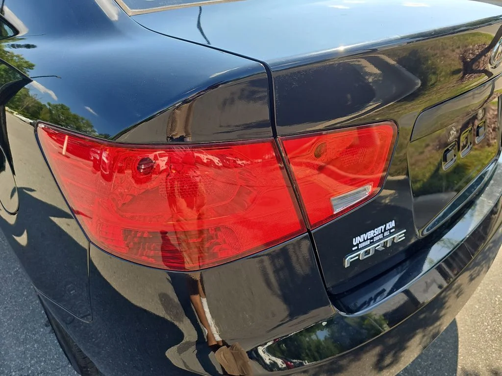 Used 2013 Black Kia EX image 28
