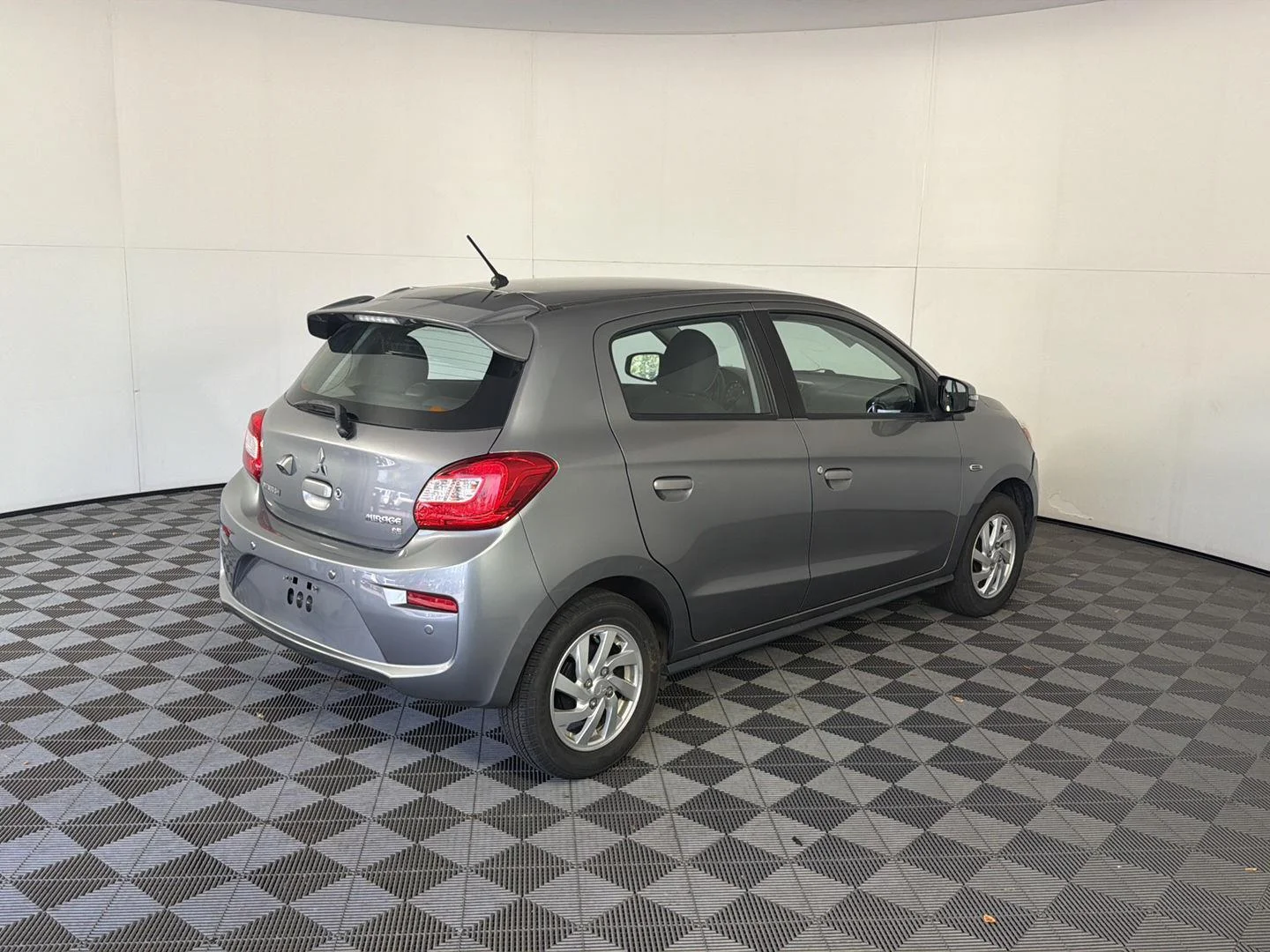 Used 2019 Mercury Gray Metallic Mitsubishi SE image 6