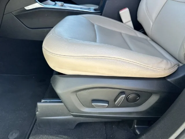 Used 2020 White Ford XLT image 13